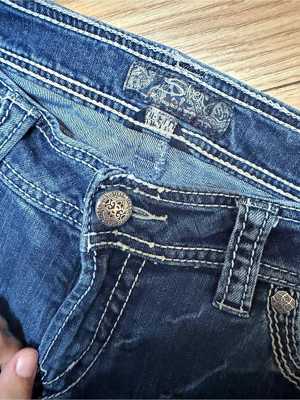 Silver Jeans - Picture 5 of 5